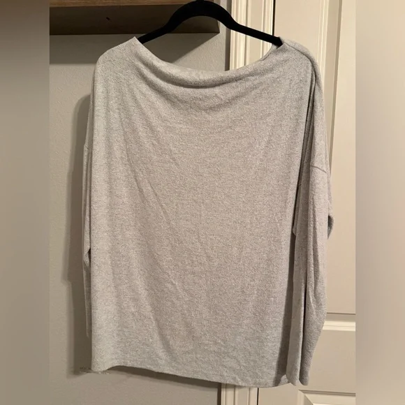 Evereve Gray Crew Neck Sweater - Picture 2 of 3